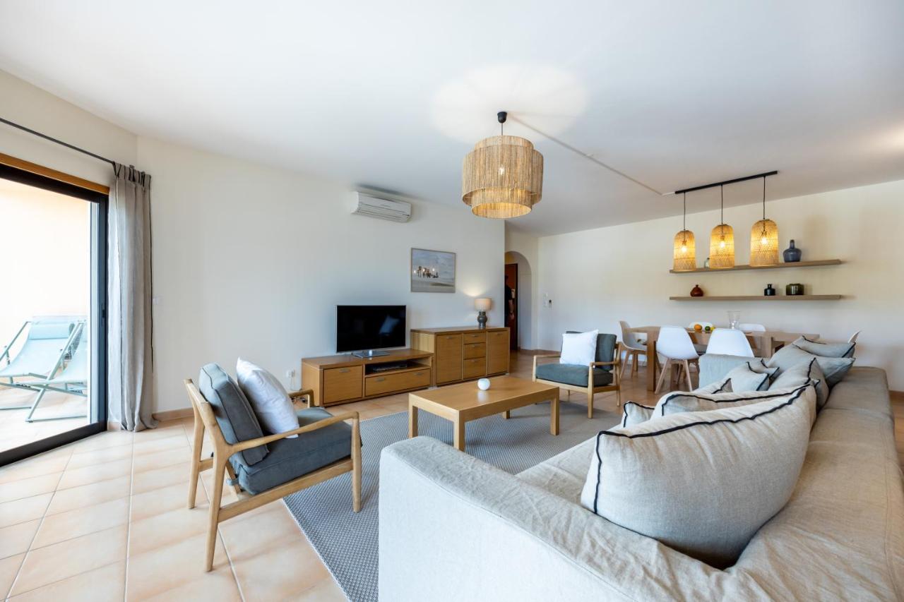 Aum Praia Da Luz Resort Apartment Bagian luar foto