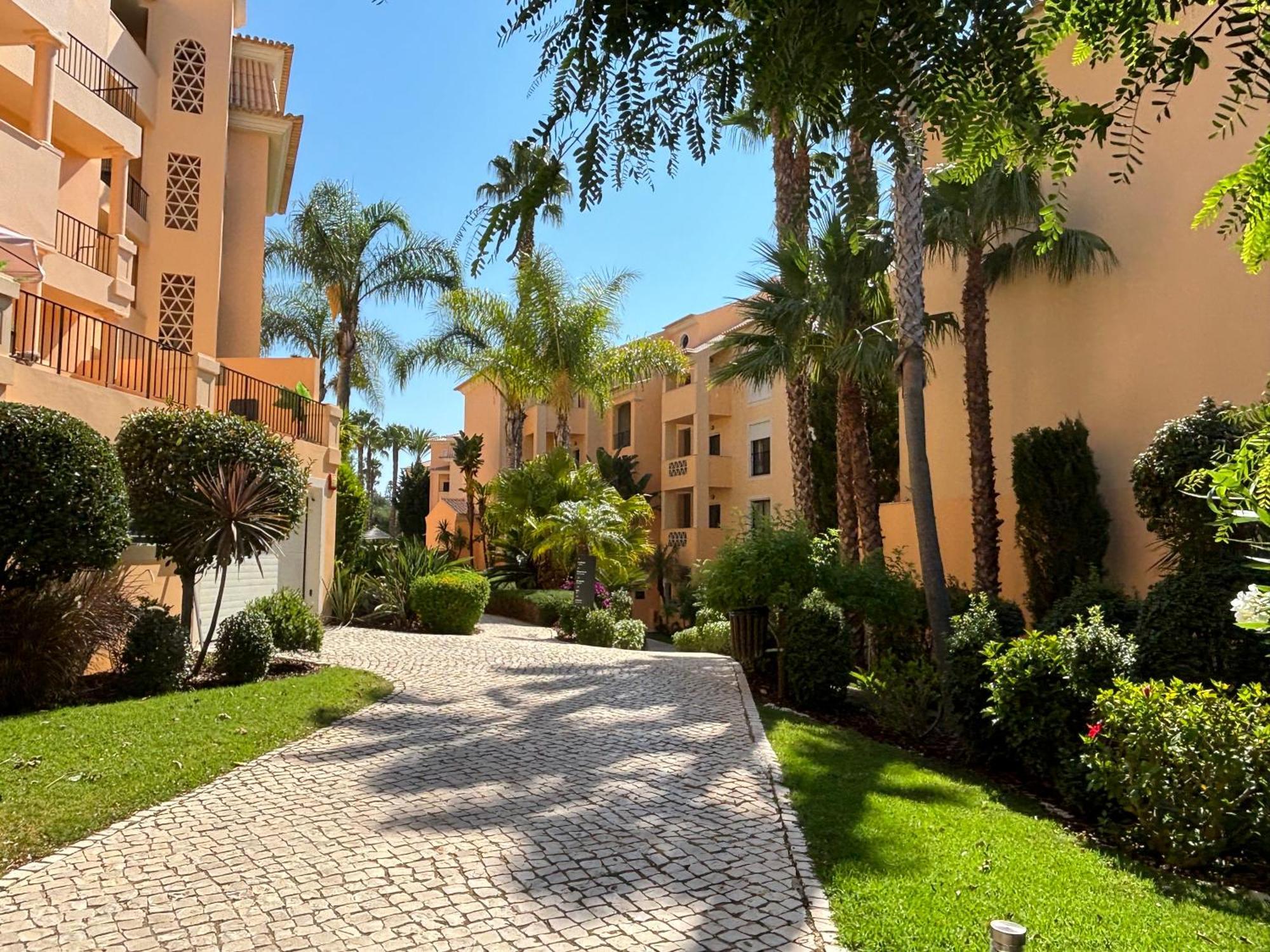 Aum Praia Da Luz Resort Apartment Bagian luar foto