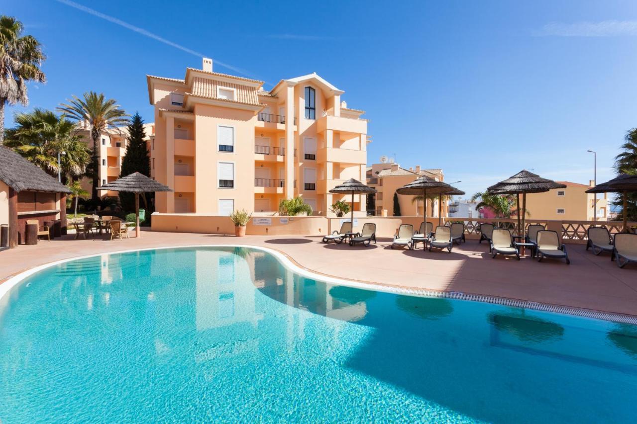 Aum Praia Da Luz Resort Apartment Bagian luar foto