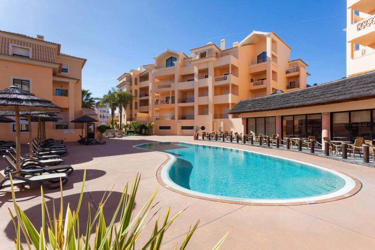 Aum Praia Da Luz Resort Apartment Bagian luar foto